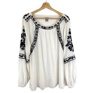 Chico's Women's Size 3 (X-Large) White Long Sleeve Contrast Embroidered Top